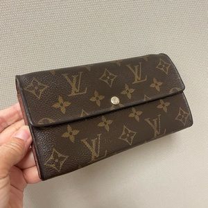 Authentic Louis Vuitton Sarah 10-card wallet